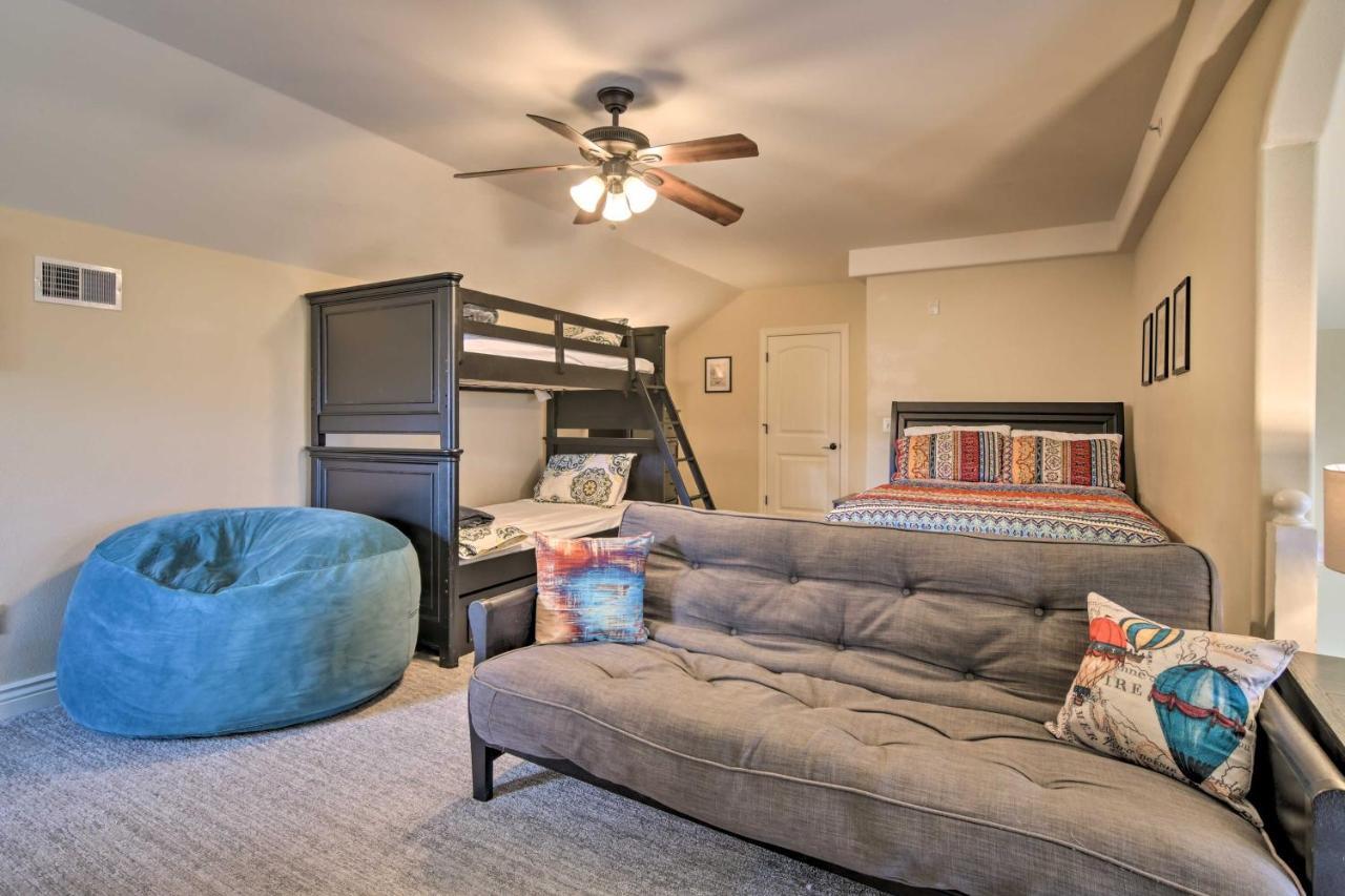 Luxe Branson Retreat With Mtn Views And Pool Access! Apartment Екстериор снимка