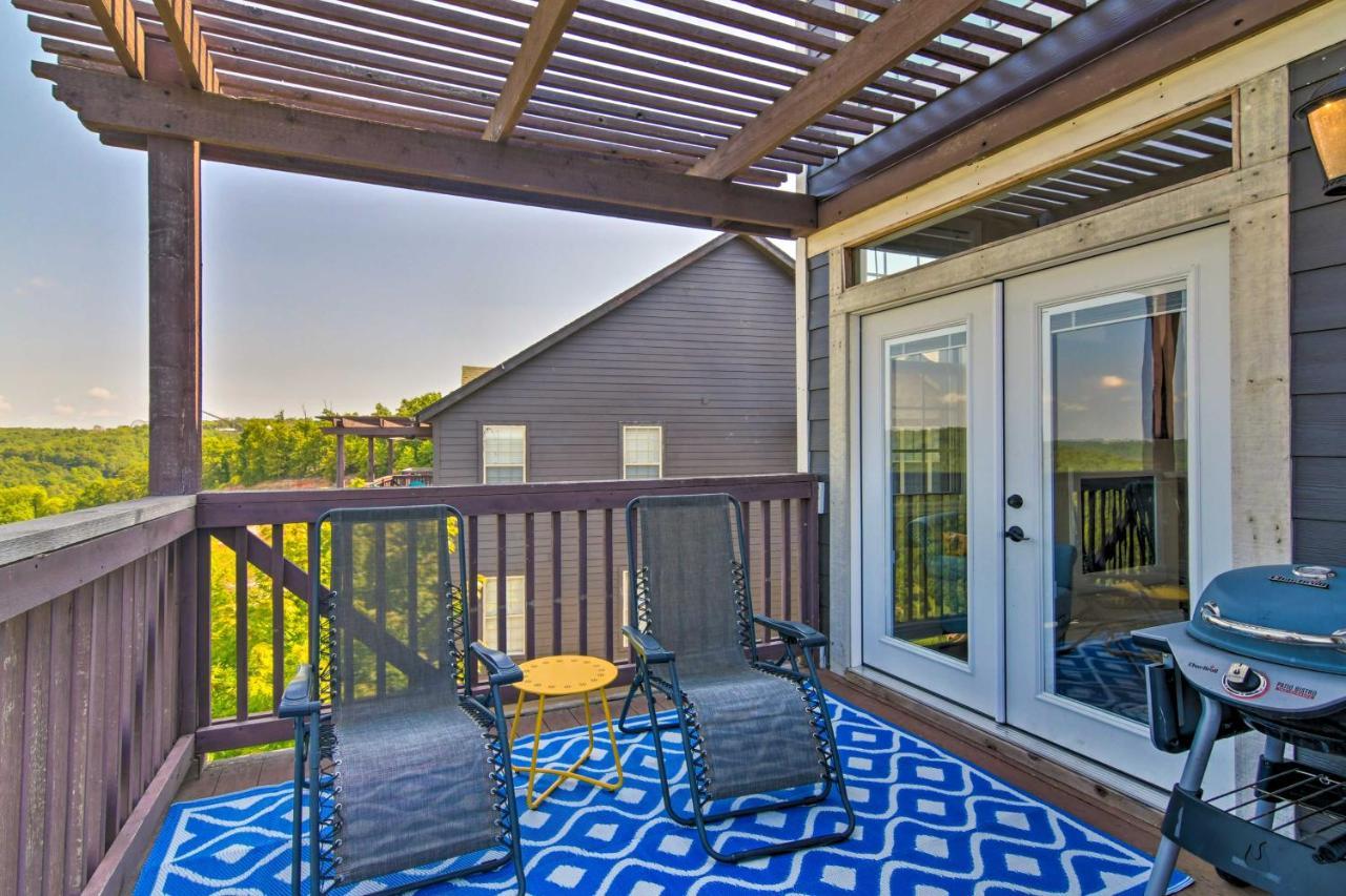Luxe Branson Retreat With Mtn Views And Pool Access! Apartment Екстериор снимка